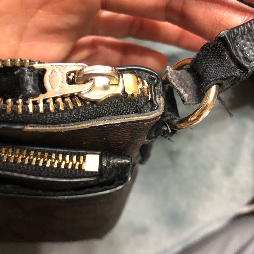 Coach crossbody for small tablets/e-readers - Picture 8 of 8